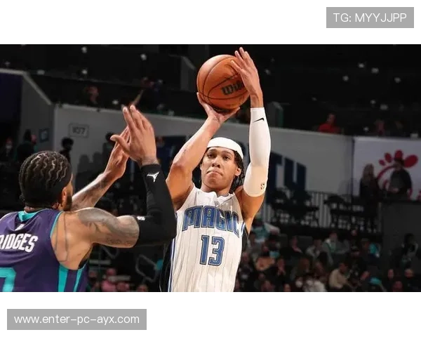 哈里斯外线点射稳定,奥兰多保持火力链